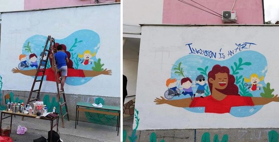 Млади кумановчани нацртаа графит „Инклузијата е уметност“ 